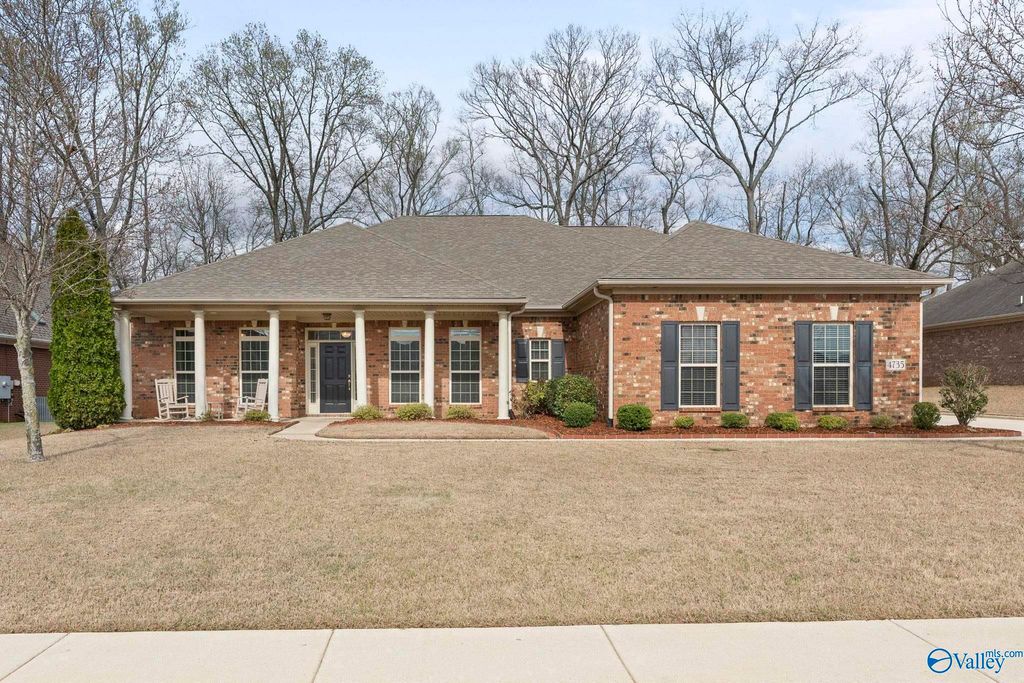 4735 Autumn Dusk Drive SE, Owens Cross Roads, AL 35763