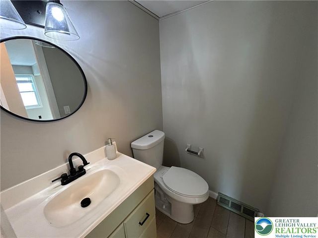 226 Vista Drive, Easton, PA 18042