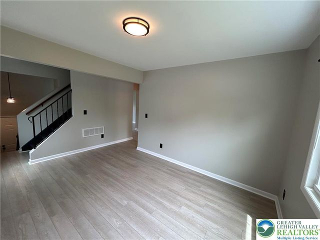 226 Vista Drive, Easton, PA 18042