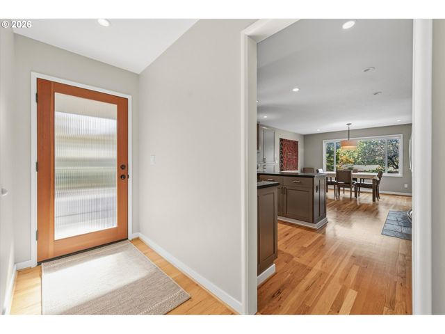 5321 Sw 33RD Dr, Portland, OR 97239