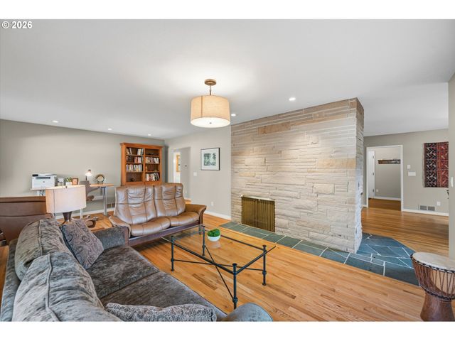 5321 Sw 33RD Dr, Portland, OR 97239