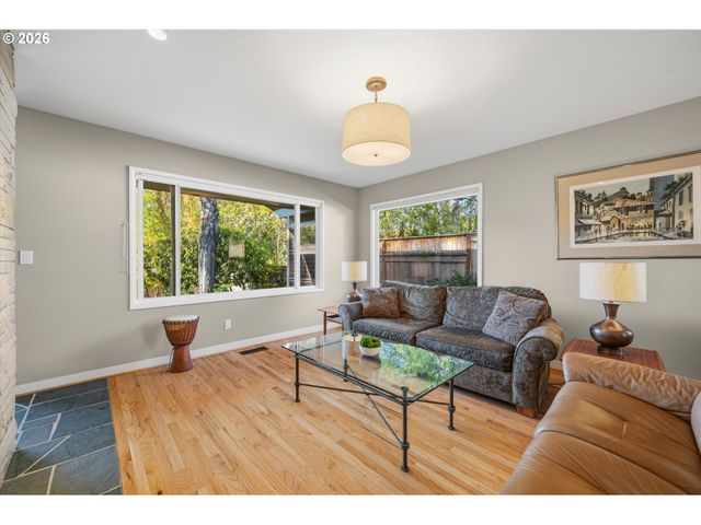 5321 Sw 33RD Dr, Portland, OR 97239