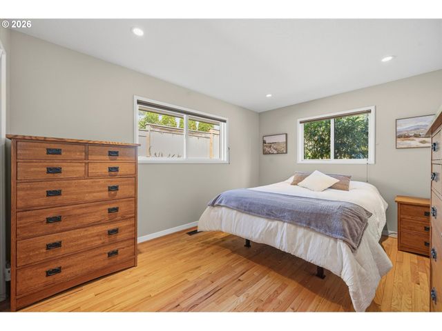 5321 Sw 33RD Dr, Portland, OR 97239