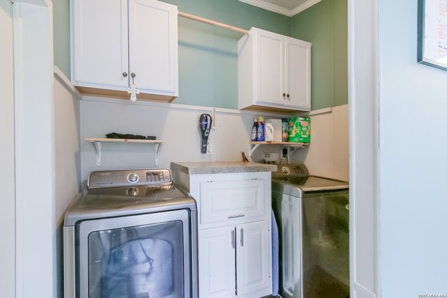 107 HARVEST LN, Floresville, TX 78114