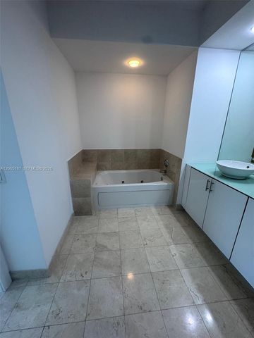 315 NE 3rd Avenue 1905, Fort Lauderdale, FL 33301