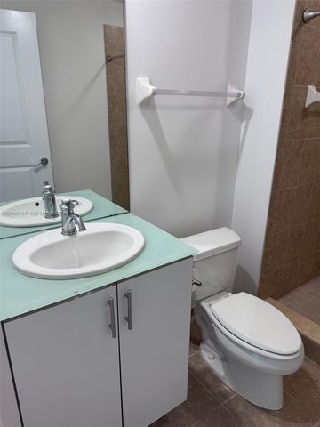 315 NE 3rd Avenue 1905, Fort Lauderdale, FL 33301