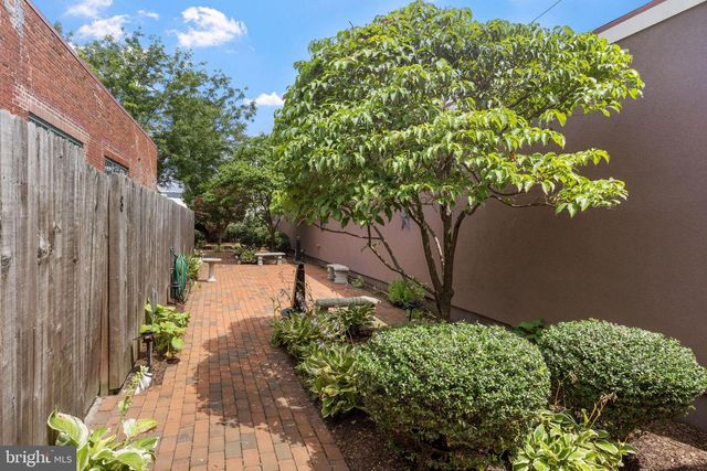 242 CENTRE ST #8, Trenton, NJ 08611