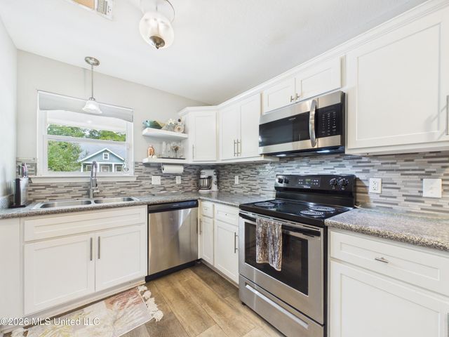 1704 S 1st Street, Ocean Springs, MS 39564