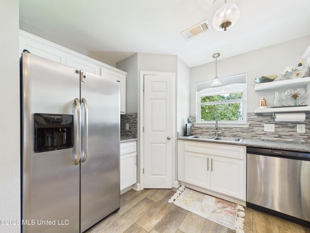 1704 S 1st Street, Ocean Springs, MS 39564