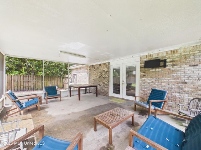 1704 S 1st Street, Ocean Springs, MS 39564
