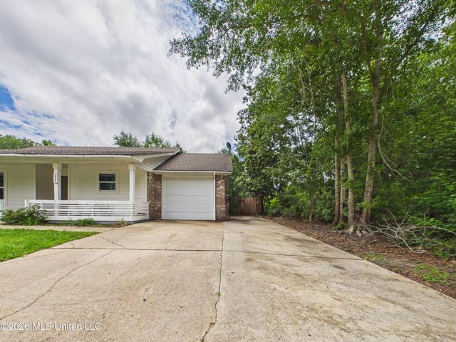 1704 S 1st Street, Ocean Springs, MS 39564