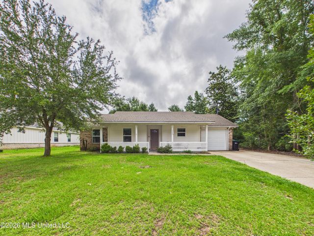 1704 S 1st Street, Ocean Springs, MS 39564