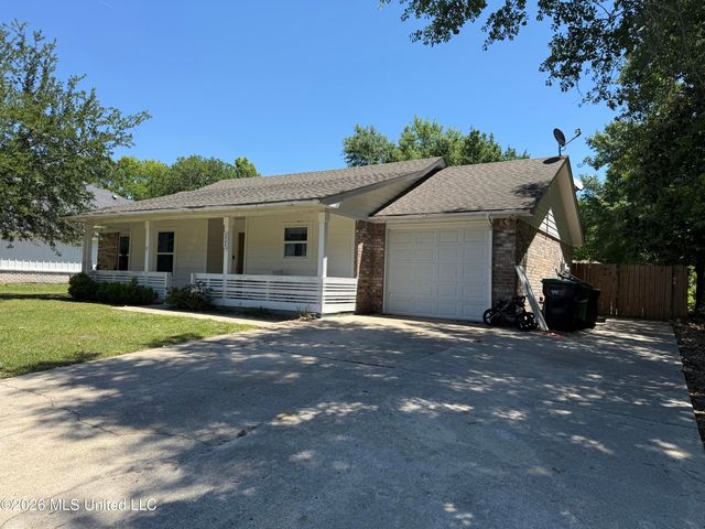 1704 S 1st Street, Ocean Springs, MS 39564