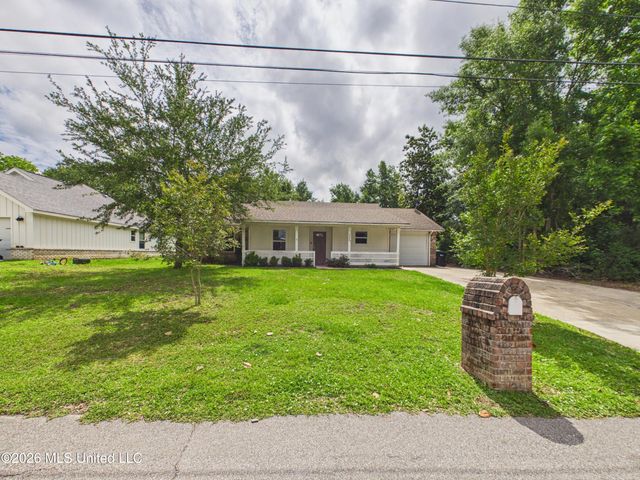 1704 S 1st Street, Ocean Springs, MS 39564