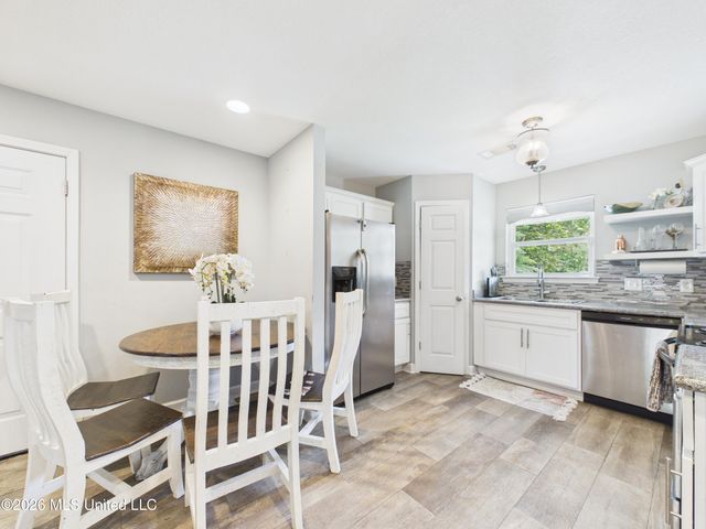 1704 S 1st Street, Ocean Springs, MS 39564
