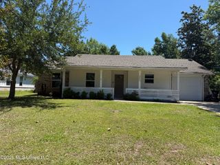 1704 S 1st Street, Ocean Springs, MS 39564