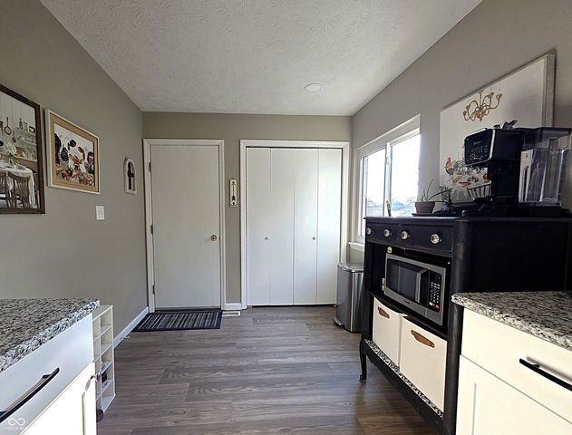 148 Sugarwood Lane, Avon, IN 46123