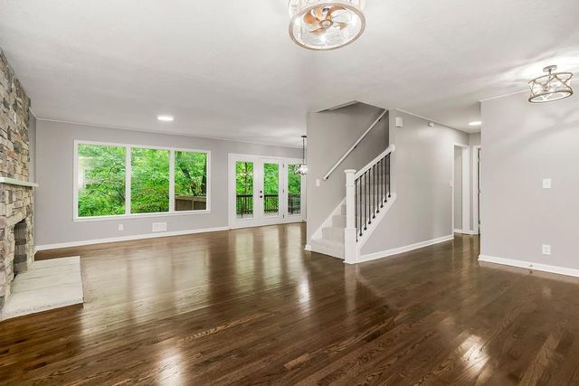 6807 N Walnut Street, Kansas City, MO 64118