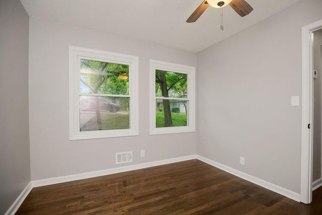 6807 N Walnut Street, Kansas City, MO 64118