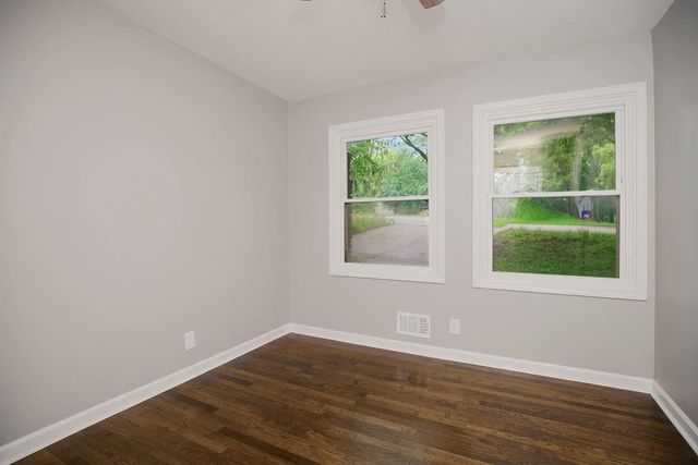 6807 N Walnut Street, Kansas City, MO 64118