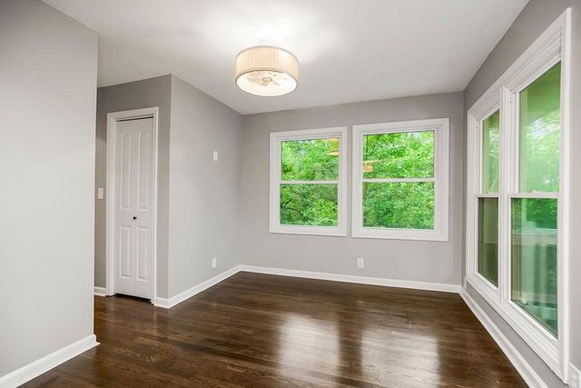 6807 N Walnut Street, Kansas City, MO 64118