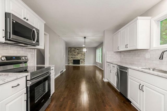 6807 N Walnut Street, Kansas City, MO 64118
