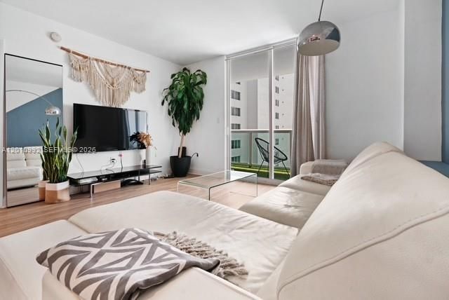 1800 N Bayshore Dr 1604, Miami, FL 33132
