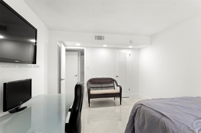 18031 Biscayne Blvd 1604, Aventura, FL 33160