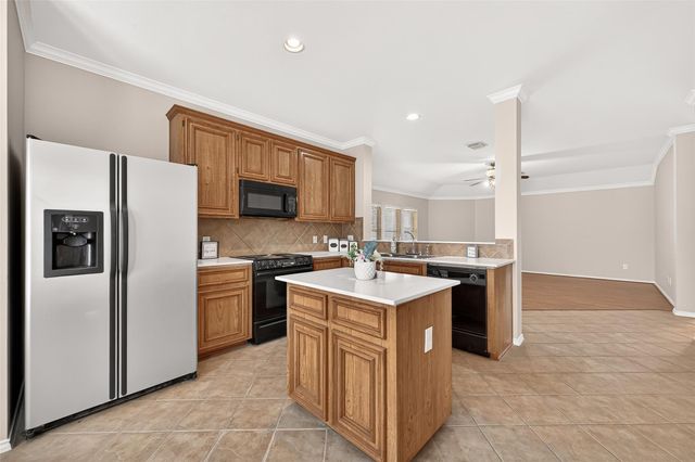 1646 Martin Lake Drive, Richmond, TX 77406