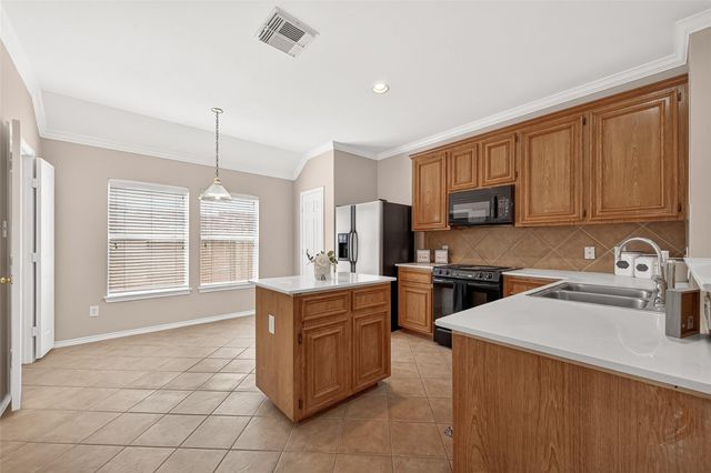 1646 Martin Lake Drive, Richmond, TX 77406