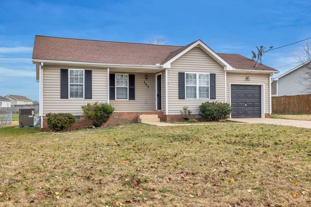 303 Pappy Dr, Oak Grove, KY 42262