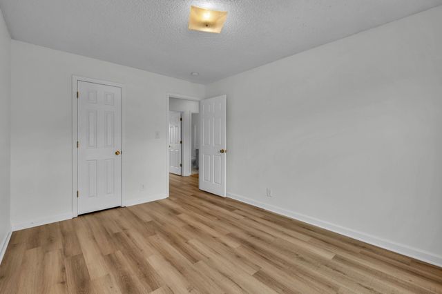 303 Pappy Dr, Oak Grove, KY 42262