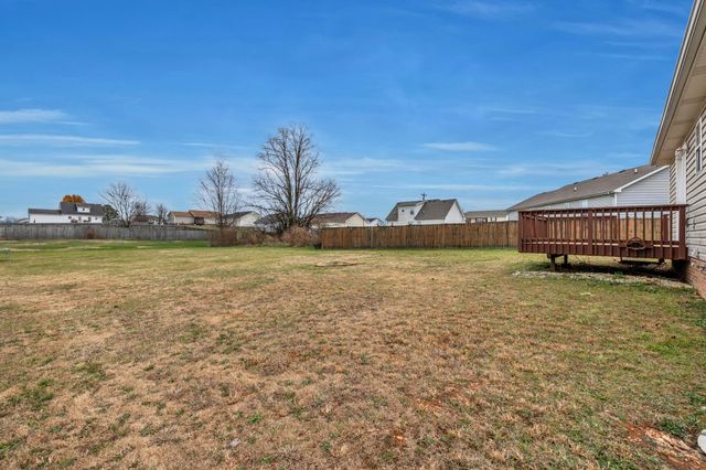 303 Pappy Dr, Oak Grove, KY 42262