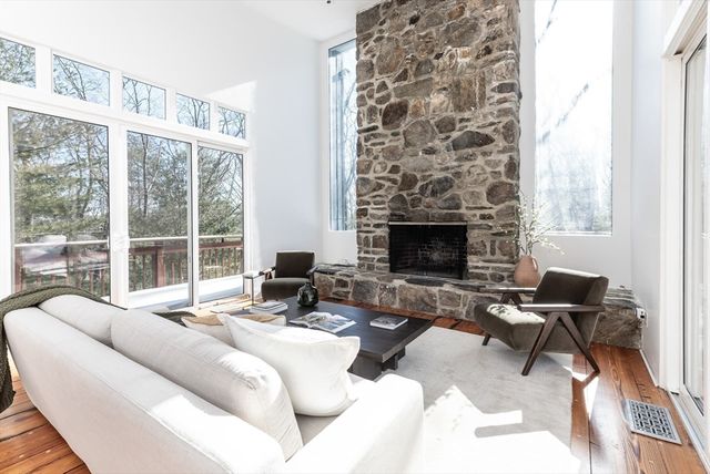 100 Bradford Road, Weston, MA 02493