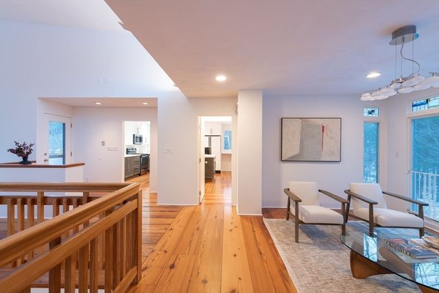 100 Bradford Road, Weston, MA 02493