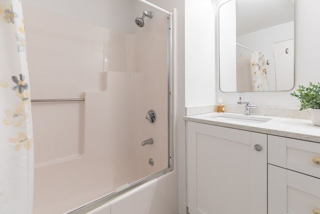 100 Bradford Road, Weston, MA 02493