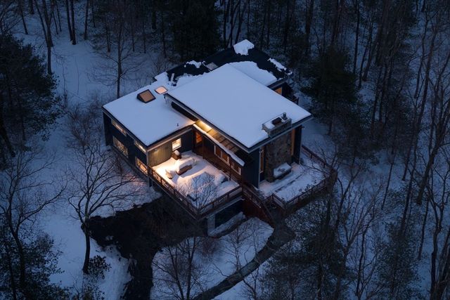 100 Bradford Road, Weston, MA 02493