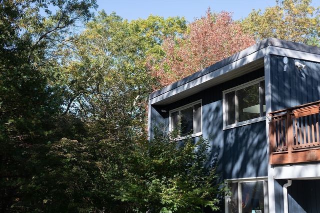 100 Bradford Road, Weston, MA 02493