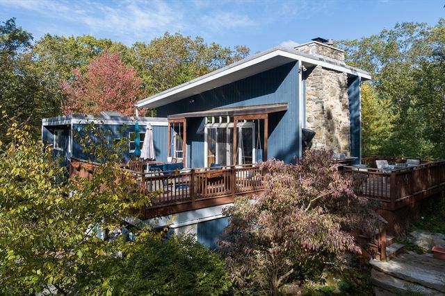 100 Bradford Road, Weston, MA 02493