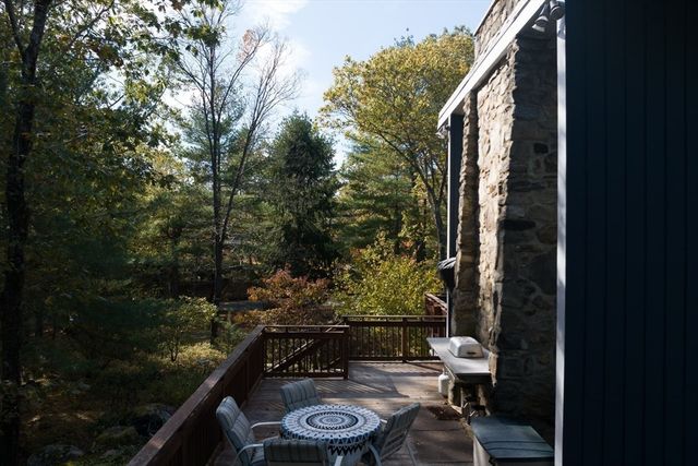 100 Bradford Road, Weston, MA 02493