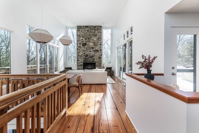 100 Bradford Road, Weston, MA 02493