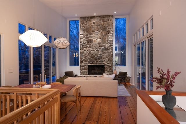 100 Bradford Road, Weston, MA 02493