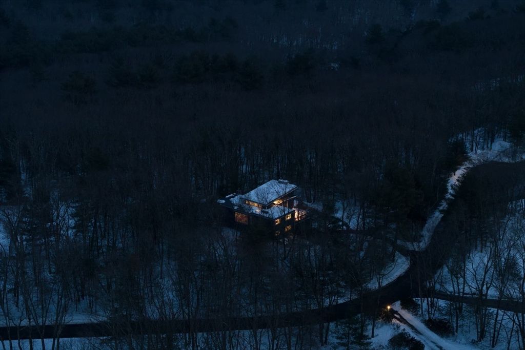 100 Bradford Road, Weston, MA 02493