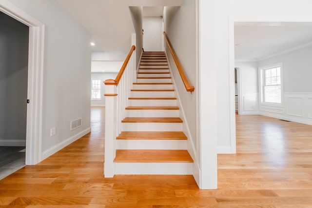 33 Strongwater Drive, Salem, MA 01970