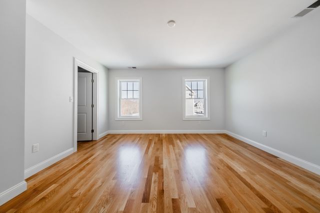 33 Strongwater Drive, Salem, MA 01970