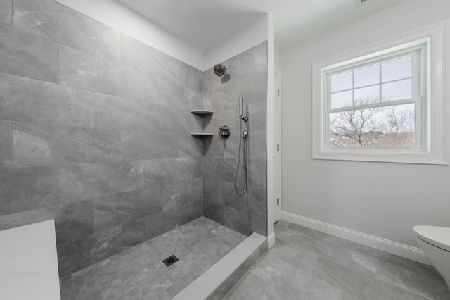 33 Strongwater Drive, Salem, MA 01970