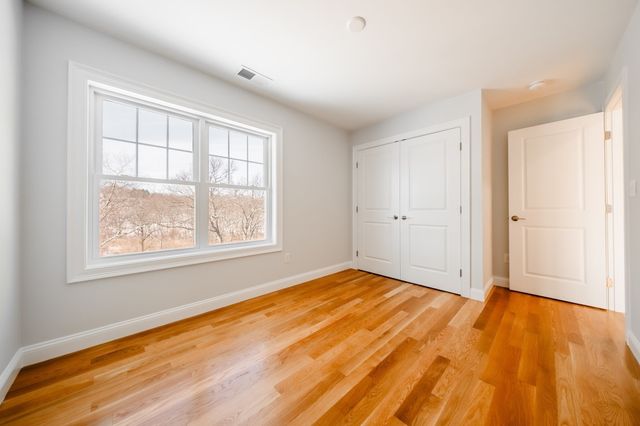 33 Strongwater Drive, Salem, MA 01970