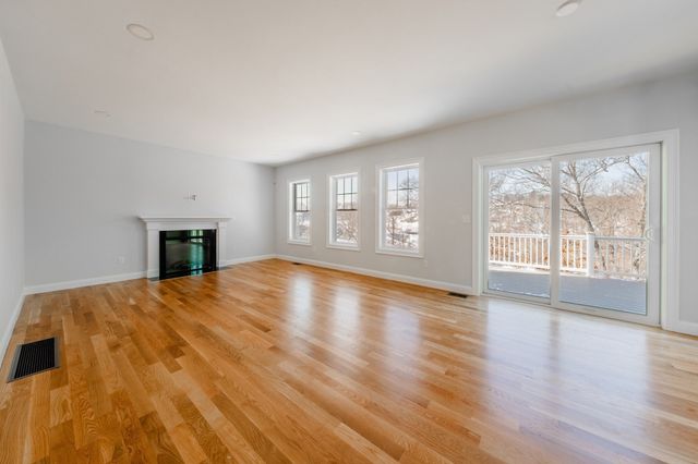 33 Strongwater Drive, Salem, MA 01970