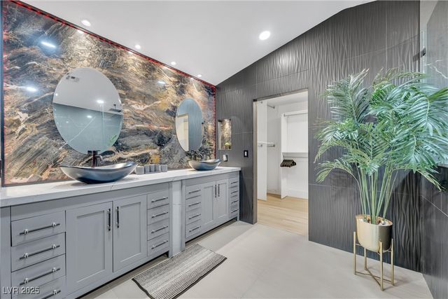 2728 Monrovia Drive, Las Vegas, NV 89117