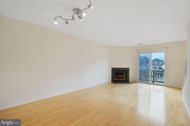 3858 9TH RD S, Arlington, VA 22204